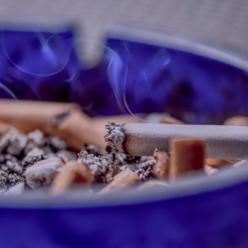 cigarettes-4156410_960_720 Punset y el cáncer de pulmón: los síntomas para detectar el cáncer más letal