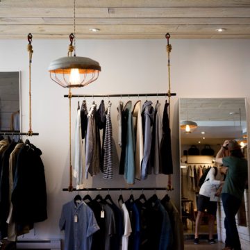 clothing-store-984396_1920 MÁS DEL 25% DE LAS PRENDAS QUE SE COMPREN ONLINE DURANTE LA CAMPAÑA DE NAVIDAD SERÁN DEVUELTAS