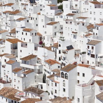 buildings-1245842_1920 EL PRECIO DE UNA VIVIENDA VARÍA, DE MEDIA, UN 30% ENTRE DIFERENTES PORTALES Y AGENCIAS INMOBILIARIAS