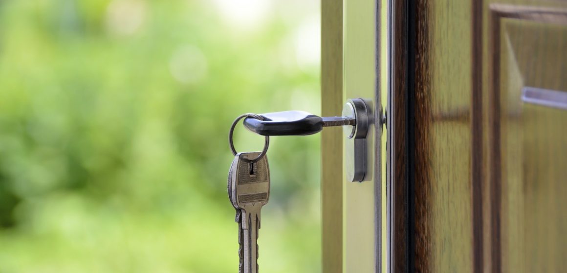 house-g3b32249e6_1920 ¿COMPRAR AHORA O ESPERAR? EL PRECIO DE LA VIVIENDA PUEDE PESAR MÁS QUE UNA BAJADA DE TIPOS