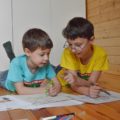 TU HIJO LLORA Y TÚ TE LO APUNTAS COMO UN FALLO: EL COSTE DE LA MADRE QUE SE HACE RESPONSABLE DE TODO