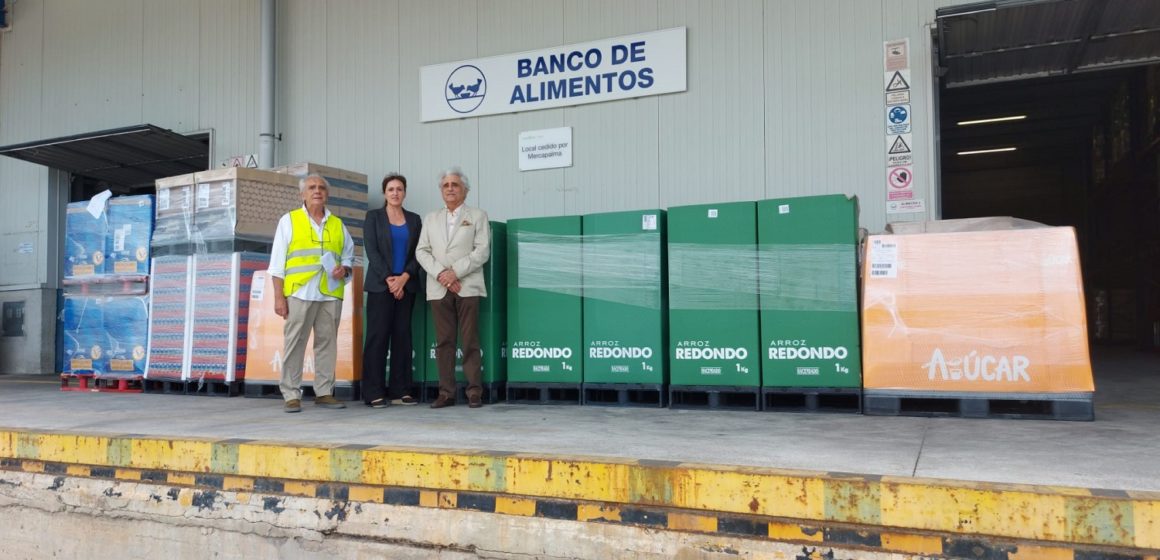 Entrega de Mercadona al Banco de Alimentos (1) MERCADONA DONA 20 TONELADAS DE PRODUCTOS DE PRIMERA NECESIDAD A LA FUNDACIÓN BANCO DE ALIMENTOS DE MALLORCA