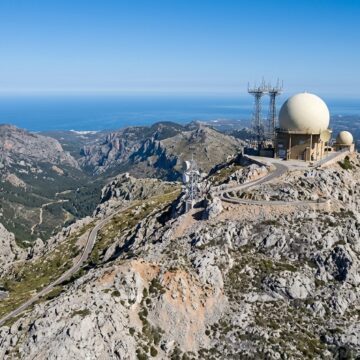 OVNI Mallorca EL MISTERIO DE LOS RADARES DE PUIG MAJOR EN MALLORCA: EL EXPEDIENTE OVNI DE DEFENSA QUE INVESTIGÓ LAS HISTORIAS SOBRE EL EVA-7
