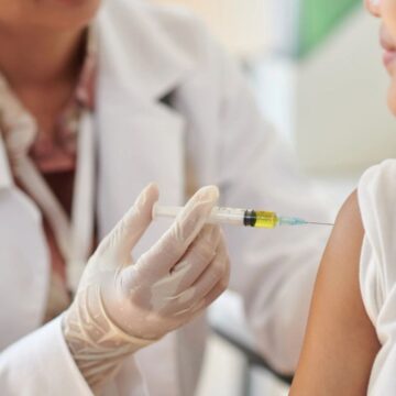 VACUNACIÓN ANTIGRIPAL 2026-2027: POR QUÉ ES NECESARIA LA VACUNACIÓN PEDIÁTRICA AMPLIADA